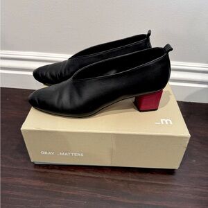 Gray _Matters Mildred Classic Black and Red 39.5